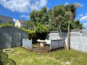 Charming 4-Bed House in Sheffield